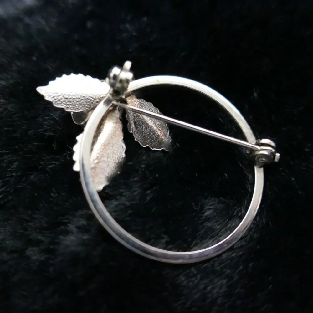 Vintage Signed Giovanni Brooch Silver Tone Rose Flower Blossom Circle Wreath